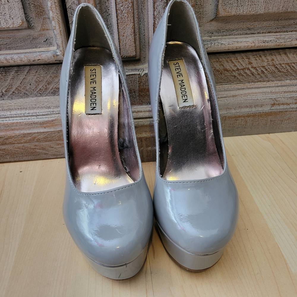 Steve Madden Silver Women's Platform Heels.Size 6.5" With A 4"Heel.